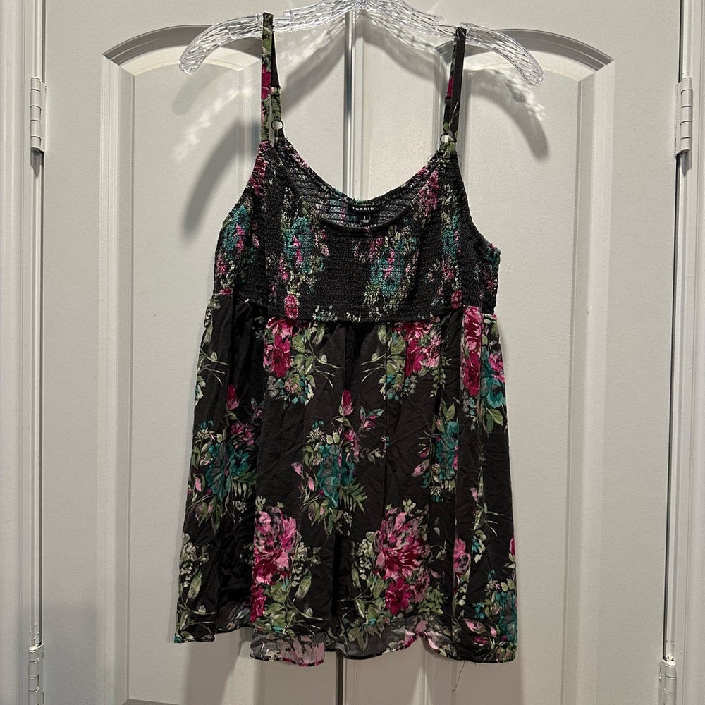 Torrid gray floral flowy tank